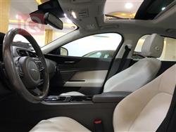 جاكوار XE
